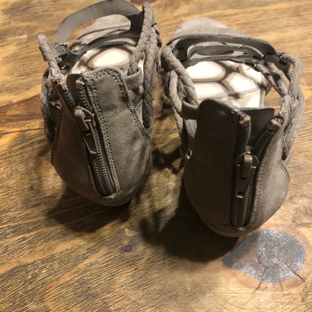 Ladies sandals